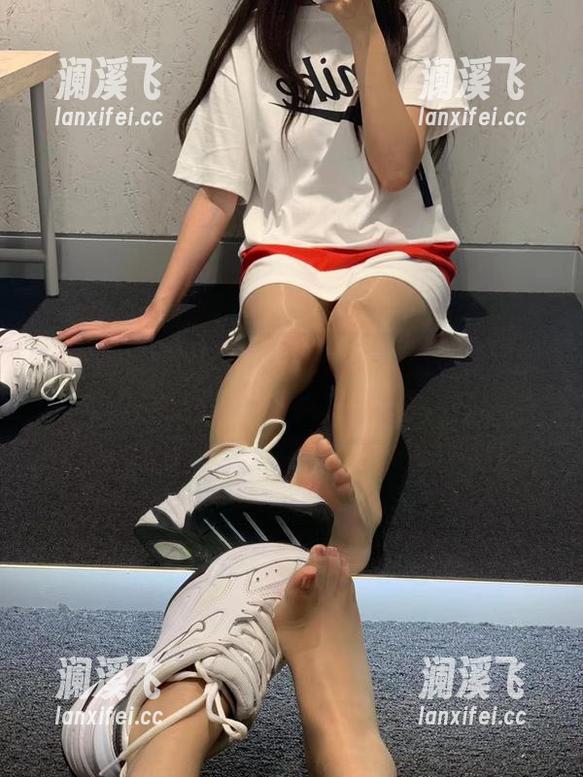 无敌哒小姨妈 微密圈 - 无敌哒小姨妈的婚纱图册来了!免费送,别藏着掖着!