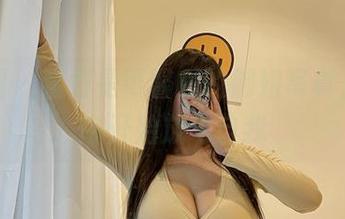 微密圈 – 看到是可馨吖的御姐写真，脑海中开始放飞自我
