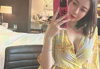 微密圈 – 果儿Victoria的全套：半腿肉丝，快来下载吧，嘿嘿。