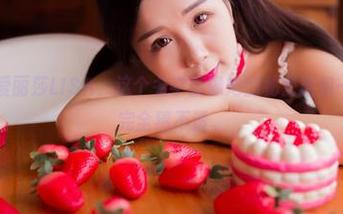 果团网 – 爱丽莎LISA,这个名字就像她的秘密图包一样,让人完全猜不透。