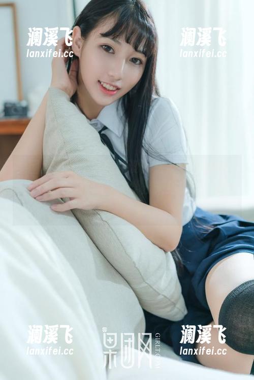 果团网-龚玥菲 果团网 - 那个礼服的设计感,我也是醉了!这套图应该叫“美学从未结束”,龚玥菲太会了。
