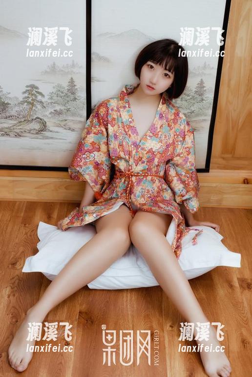 果团网 原图在这儿,全是散乱的元素,果团网,你就不能让这无名多一点个性吗?