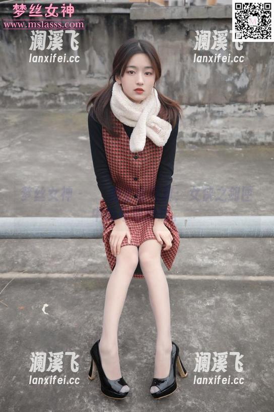 梦丝女神-玥玥 梦丝女神 - 玥玥的全套写真:女侠之剑匣中的奇思妙想。