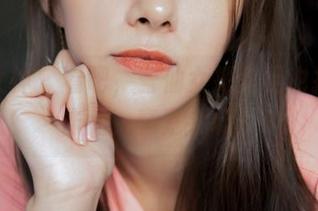 梦丝女神 – 看吧，莹仙女把美足也拍成了作品，真是会玩！