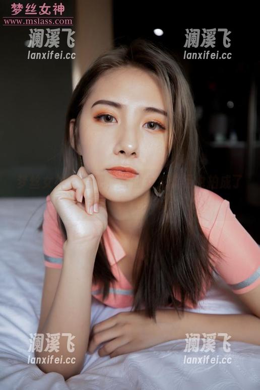 梦丝女神-莹仙女 梦丝女神 - 看吧,莹仙女把美足也拍成了作品,真是会玩!
