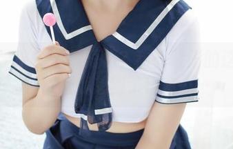 模范学院 – 私房短裙？甜筒晓彤的这一组作品让我想到了很多……