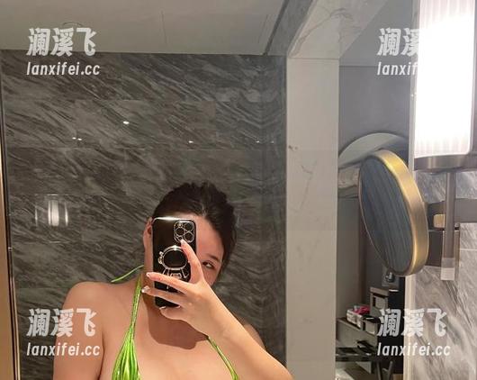 水蜜桃米米 微密圈 - 最新写真集:水蜜桃米米的肉丝吊带,反正我是不信“肉丝不会让人流口水”的!
