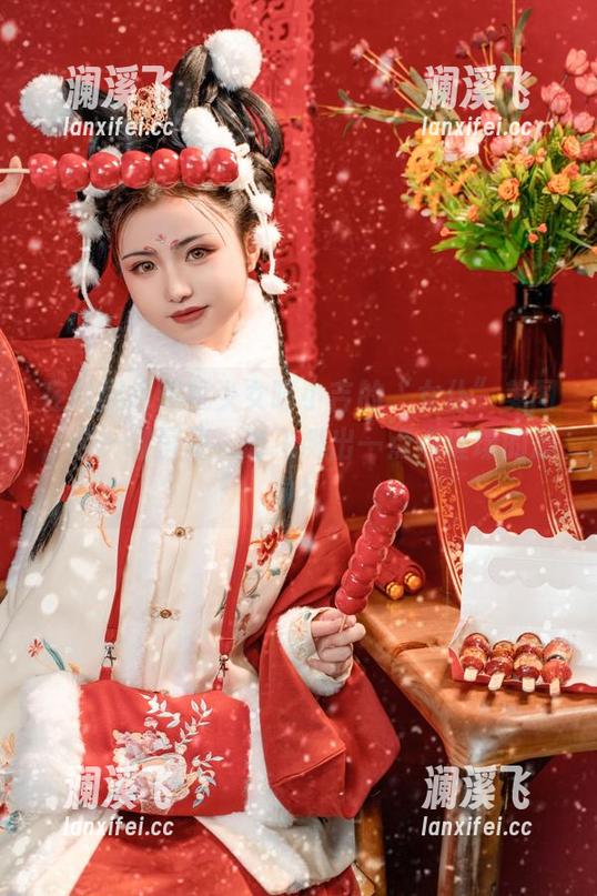 爆机少女喵小吉 在线翻阅爆机少女喵小吉的“女仆”美图,碰一碰屏幕,时飞溅出一点点璀璨的想象!
