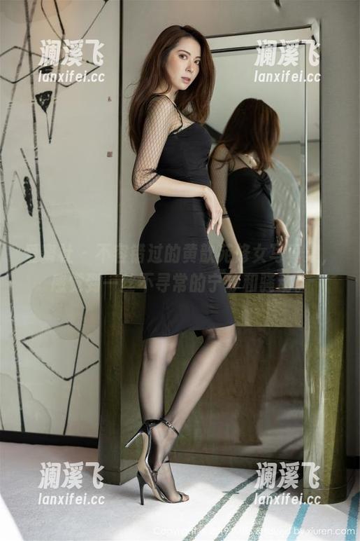 爱蜜社 - 不容错过的黄歆苑修女写真集，感觉到一丝不寻常的宁静和骚动。