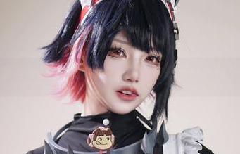狐洛洛子最新全集，少女仿佛在偷偷和你打招呼？快下载点啥吧！
