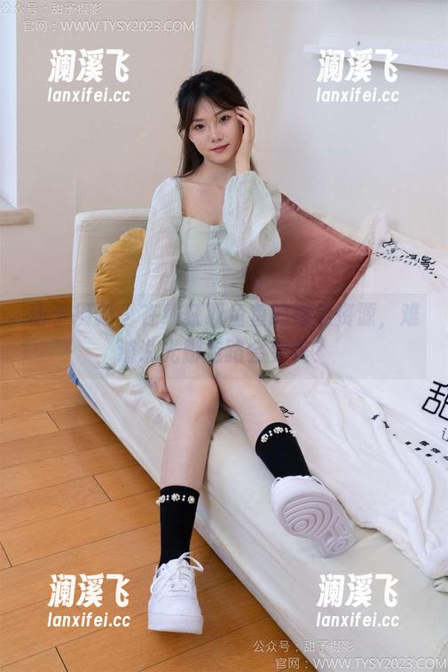 甜予摄影-鱼鱼 甜予摄影 - 在线获取鱼鱼的裸足资源,难道说光脚走路会变美?