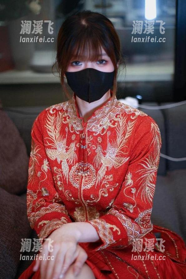 白龙猫女 微密圈 - 白龙猫女的私拍空姐2.0!加长黑丝这么优雅,乘客们的航班生活不一定轻松。