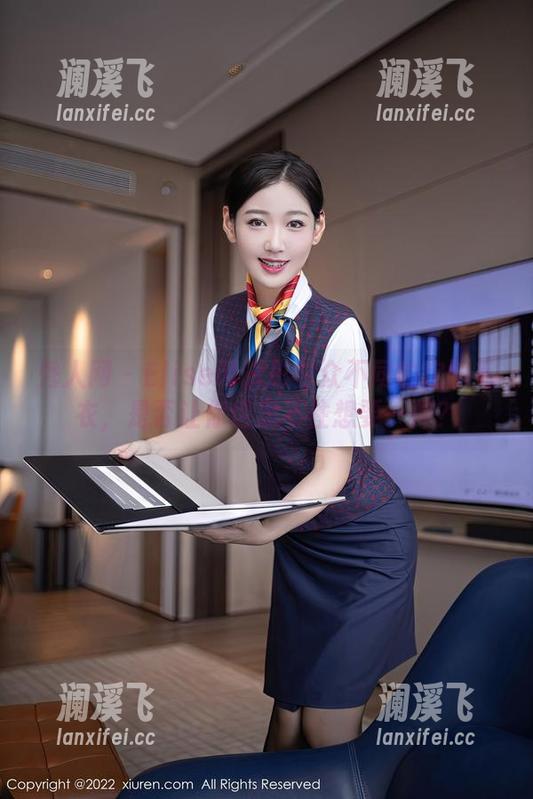 秀人网-Elise谭晓彤 秀人网 - Elise谭晓彤与众不同的定制毛衣,是否让你也忍不住想要一件?