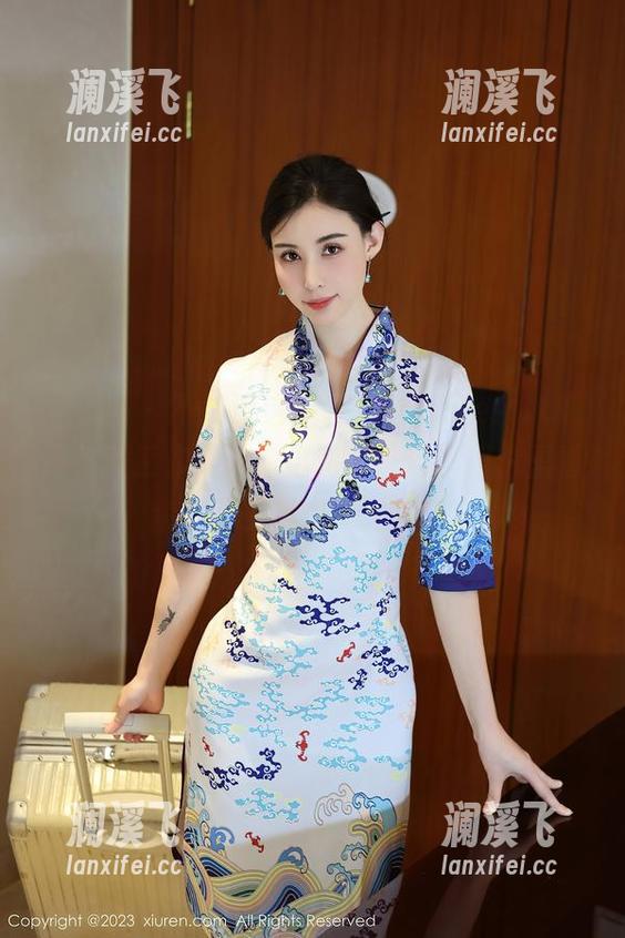 秀人网-sophie余冰 秀人网 - 不知道这泳装对sophie余冰来说,是工作还是“出游”,但从照片里看,我差不多知道了她的日常。