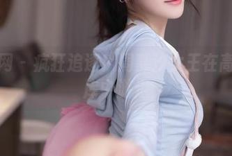 秀人网 – 疯狂追逐！周慕汐女王在高清图库中游走