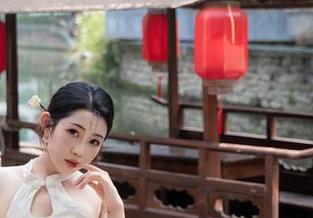 秀人网 – 图包一看就想拥抱，尤妮丝Egg的套装太吸睛了吧？