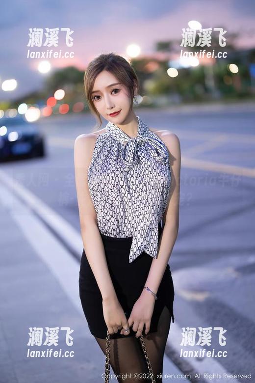 秀人网-果儿victoria 秀人网 - 全套图片中的果儿victoria牛仔裤-注定成为街头的新宠?