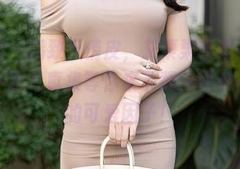 秀人网 – 精致又俏皮，艾栗栗栗栗栗栗吖的水手服写真集等你来下载，快来补充你的可爱因子！