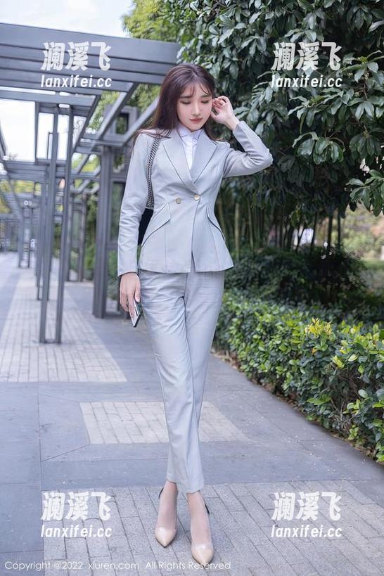 秀人网-赵惟依coco 秀人网 - 在赵惟依coco的体操服写真里,分享那种随意出来的优雅