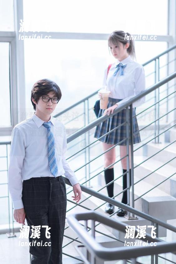 秋楚楚不秃头 “秋楚楚不秃头这个护士装,看来打针也能营造出浪漫气氛?”原图资源火热发放中!