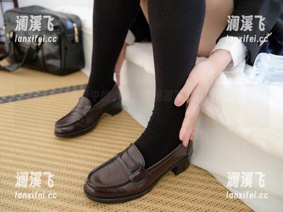 紧急企划-小婕 紧急企划 - 跳跃中的小婕:体操服写真合集里的轻盈舞步