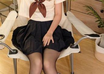 紧急企划 – 小恩的在线女仆摄影，魅惑和懒散并存。
