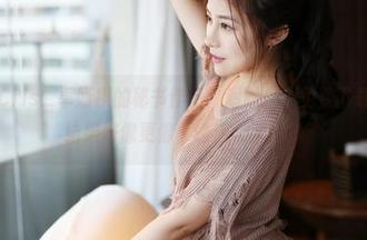 美媛馆 – Cris_卓娅祺的秘书作品，明明是个免费下载的福利，结果好像更像“诱惑”了吧？