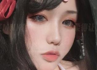 芊川一笑MNK的在线原图，温柔得让人想立刻点赞甚至表白