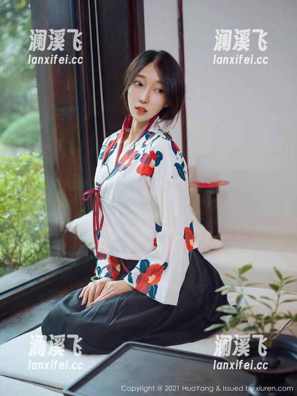 花漾show-艾栗栗栗栗栗栗吖 花漾show - 专注!艾栗栗栗栗栗栗吖写真,就在这张黑丝内衣中。