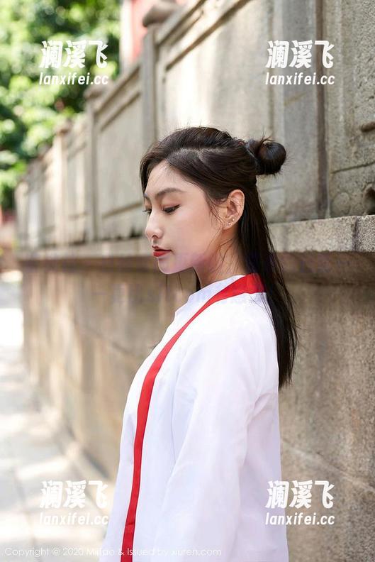 蜜桃社-真希 蜜桃社 - 白丝套图更新啦,真希的日常——更比sitcom有意思!