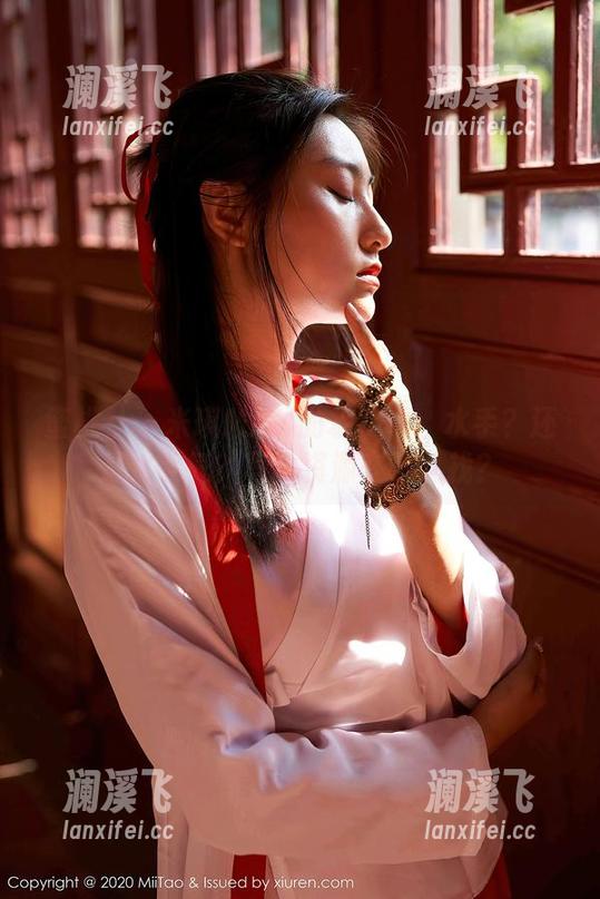 蜜桃社-米琪MIKI 蜜桃社 - 米琪MIKI的水手服:水手?还是水手气?写真资源在哪儿找?