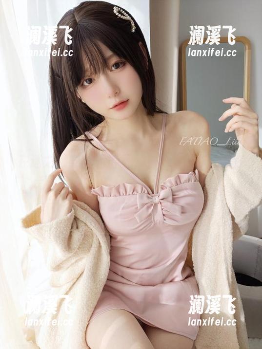 迷之呆梨 在迷之呆梨的私拍里,每个调料瓶都像在私语,厨娘的资源真是耐人寻味。