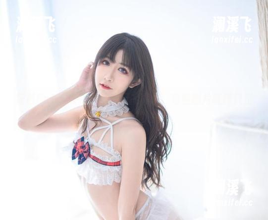 阮邑Fairy 阮邑Fairy旅拍合集揭示的真理:有些图片纯粹只是为了尴尬