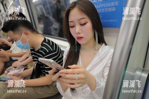 魔镜街拍-凯恩 魔镜街拍 - 写真清新剂:凯恩的雨季,酝酿些许不同的气流